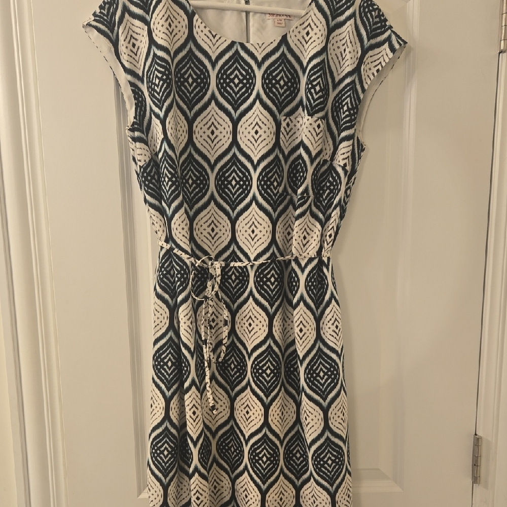 Elegant Black and White Patterned Dress